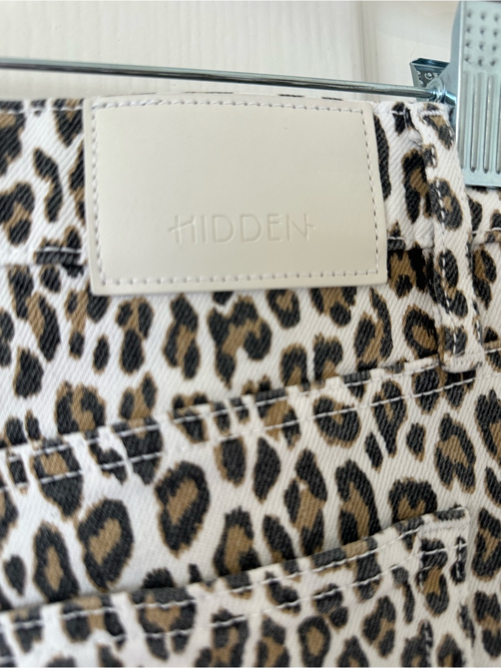 hidden leopard cheetah print denim jeans - Picture 4 of 4
